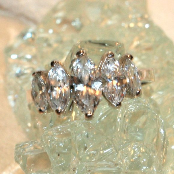 Vintage Sterling Silver Ring size 8 - Picture 1 of 8